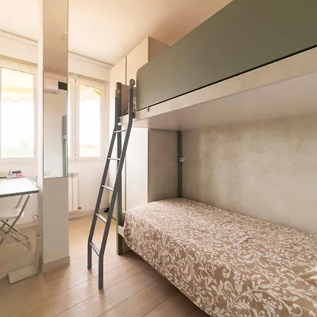 Attico Vista Mare 아파트 티레니아